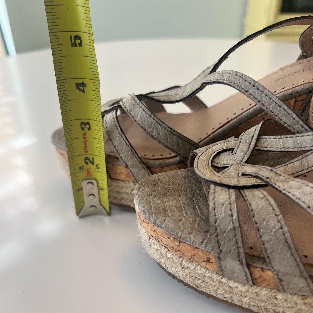 Adrienne Vittadini Women's Strappy Sandals - Gray - Picture 4 of 6